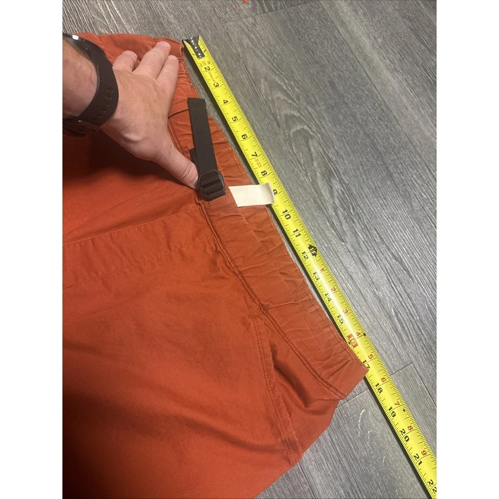 Mountain Hardwear Shorts Mens XL Outdoors Workwear Casual Built in Belt Orange